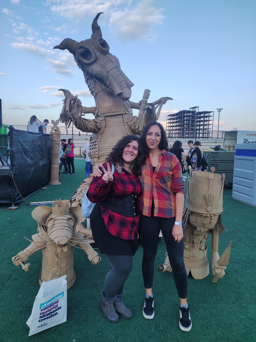 Skyller13's tweet photo. Hoy hemos estado en la @CartonBattle  y ha sido genial . Ha merecido la pena https://t.co/nVpbtXQfJX