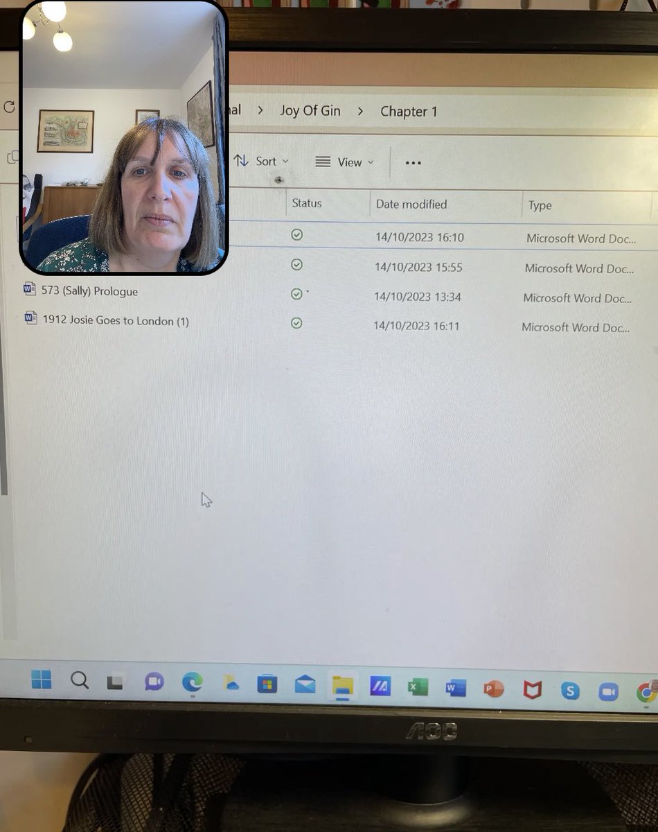 joannebarker's tweet photo. Six thousand words into the sequel to #thejoyofjars #amwriting 😬😀📚 https://t.co/AvVVrDRLKM