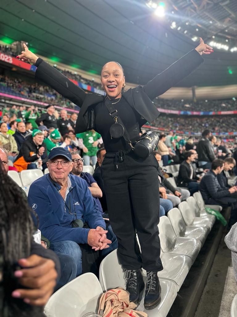 947's tweet photo. Just moments before kickoff. 

@thando_thabethe together with the winners from the #ForeignForFrance competition, Jason &amp; Claudia, have arrived. 
They are about to watch #IREvNZL LIVE from Stade de France. 🏉 

Courtesy of @dstv

#947DriveWithThando https://t.co/TyaX3pf5eC
