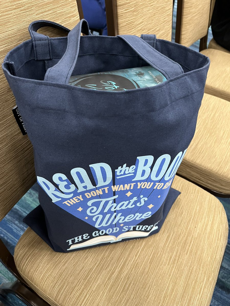 AJF185's tweet photo. @YAbytheBay @sorbonified @domwritesbooks this bag is filled with books! https://t.co/U8SNz4uEgJ