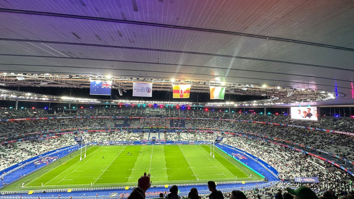 947's tweet photo. Just moments before kickoff. 

@thando_thabethe together with the winners from the #ForeignForFrance competition, Jason &amp; Claudia, have arrived. 
They are about to watch #IREvNZL LIVE from Stade de France. 🏉 

Courtesy of @dstv

#947DriveWithThando https://t.co/TyaX3pf5eC