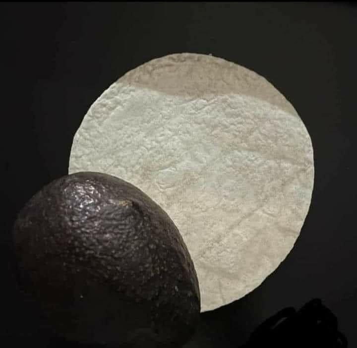 larutagarnacha's tweet photo. Por si no vieron el eclipse https://t.co/uCvaGY4VVx