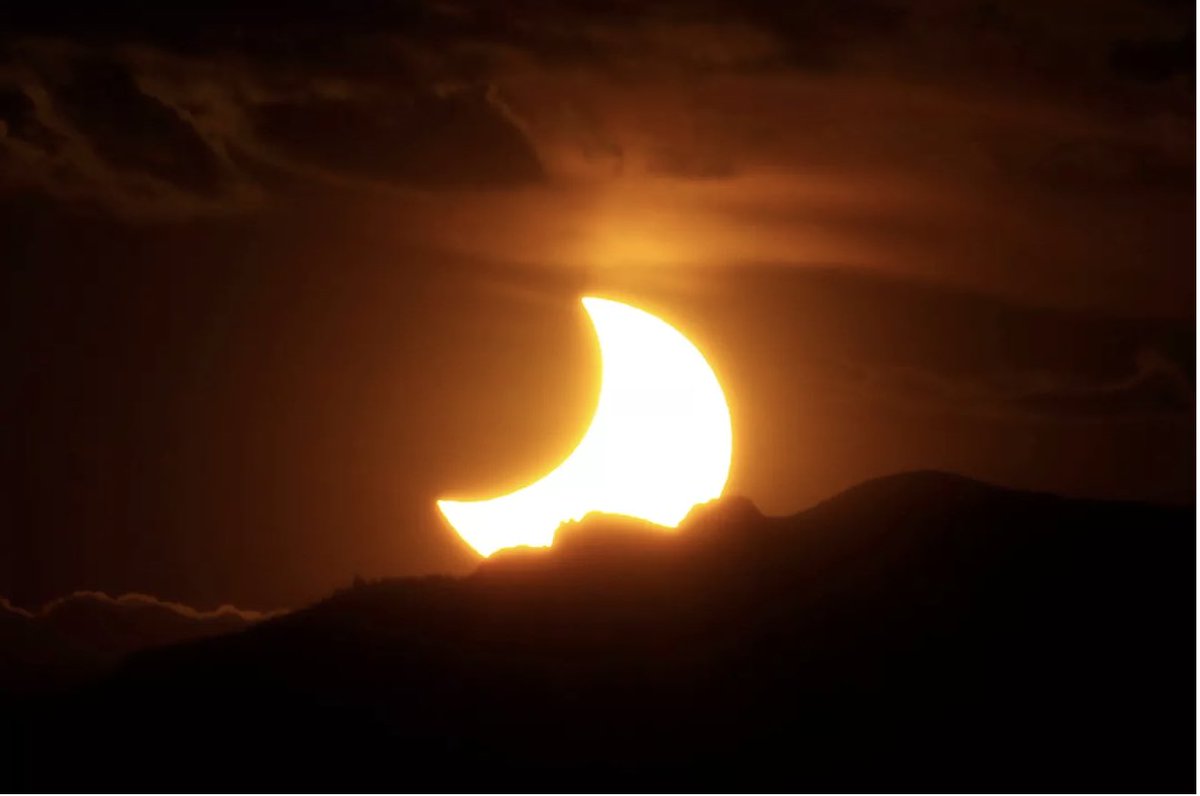 Our world💜🙏🏼 #EclipseSolar #alloneplanet