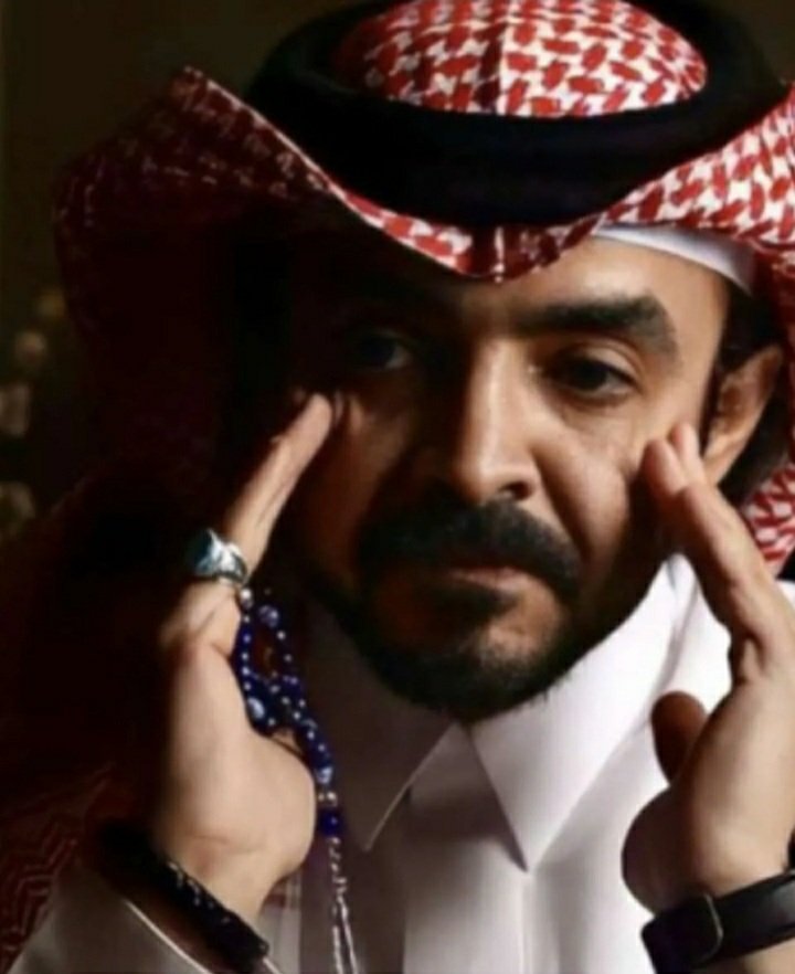 وش قال فلاح المسردي:
ماعرفت أن الشوق  .. حيل موجع .
لين أشتقت لك  وكل عروقي أوجعتني.