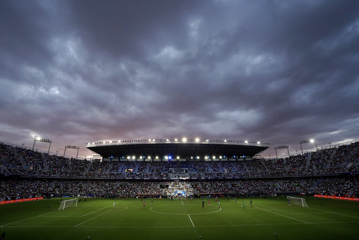 A la competición han asistido la concejala de <a href="/MalagaJuventud/">Área de Juventud</a>, <a href="/Mmercedesmartin/">Mercedes Martín</a>, el consejero de <a href="/TurismoAND/">Consejería de Turismo y Andalucía Exterior</a>, <a href="/Arturo_BernalB/">Arturo Bernal</a>, y el presidente de <a href="/diputacionMLG/">Diputación de Málaga</a>, <a href="/Francissalado/">Francisco Salado</a>