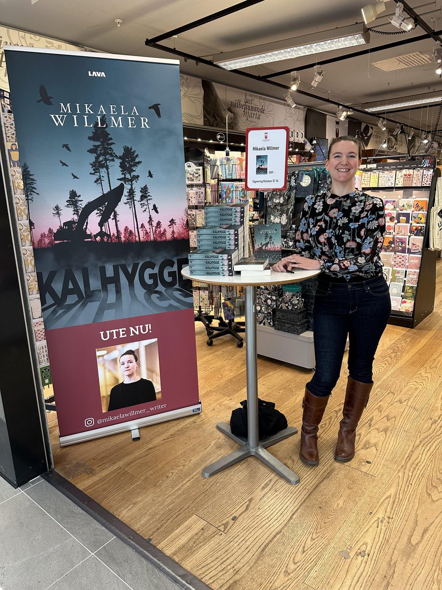 MikaelaWillmer's tweet photo. Signing books in a local shopping centre today. A fun and slightly surreal experience! https://t.co/WM4X70Lr2L