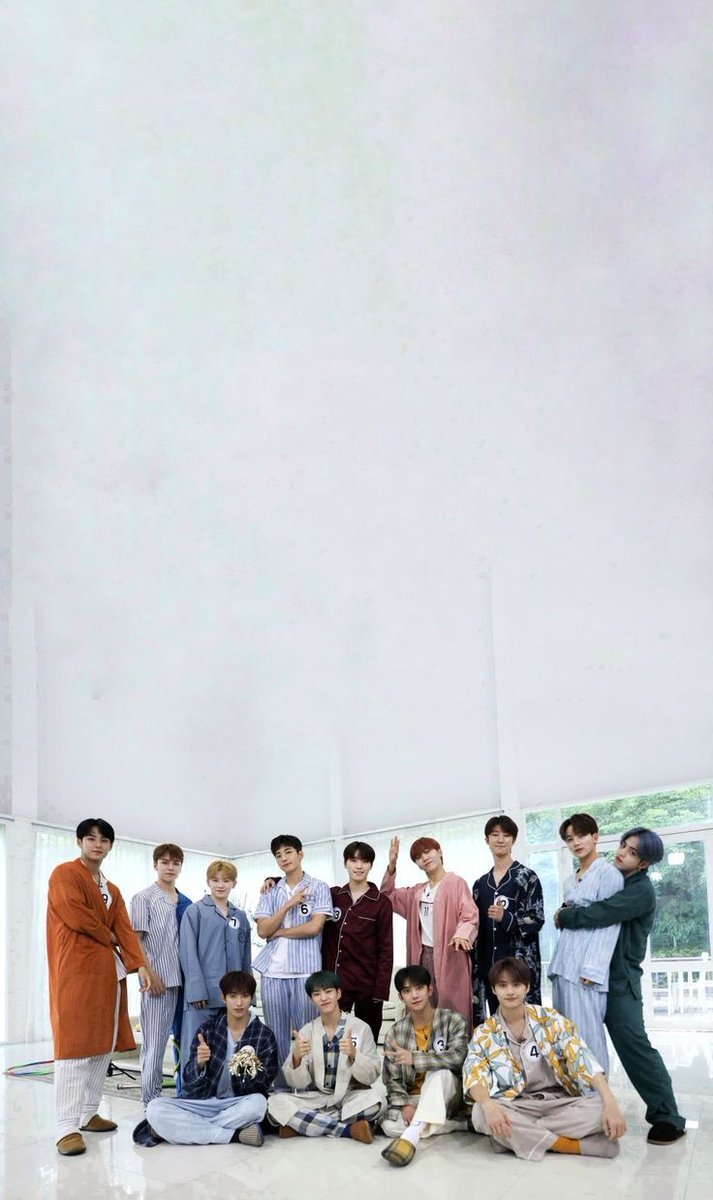 SolCadena7's tweet photo. Vernon. dino.  seventeen 💙 #seventeen 💙💙💙 https://t.co/BHurrpTYJO