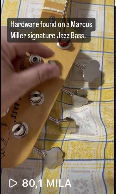 biarnel's tweet photo. Ho postato un filmatino a caso. Qualità zero, cura zero. Ha fatto più views della somma di tutti gli altri mille filmati precedenti. Ed è pieno di commenti, tutti incazzati. 
Questo è il mio talento con i social media. https://t.co/0L8nnzNRKG