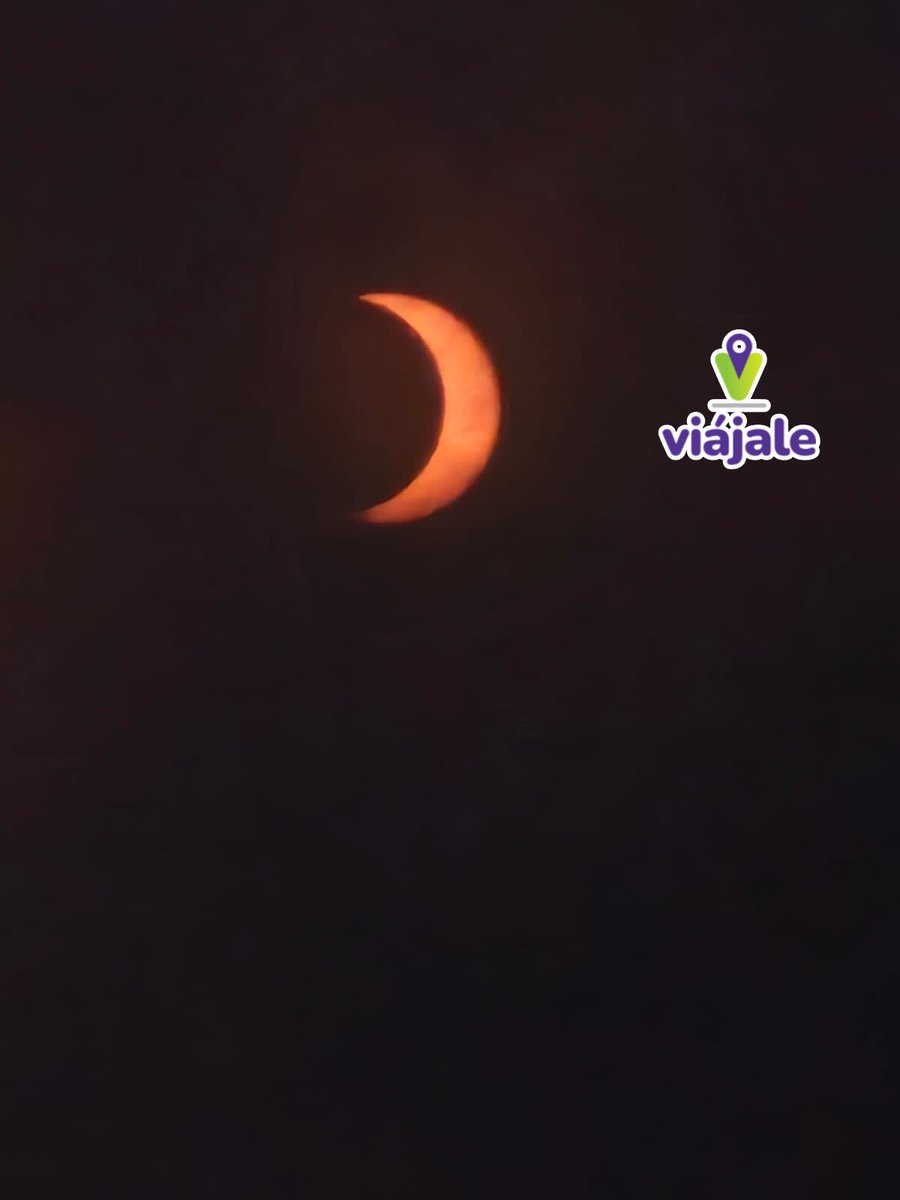 AlertaQro's tweet photo. Este #eclipseanulardesol se pudo apreciar así desde #Querétaro.
Volverá ocurrir un eclipse así, hasta en 30 años.
Pero, en abril del 2024 podremos disfrutar de un eclipse total de sol ☀️. https://t.co/o4Gj6KVkGZ