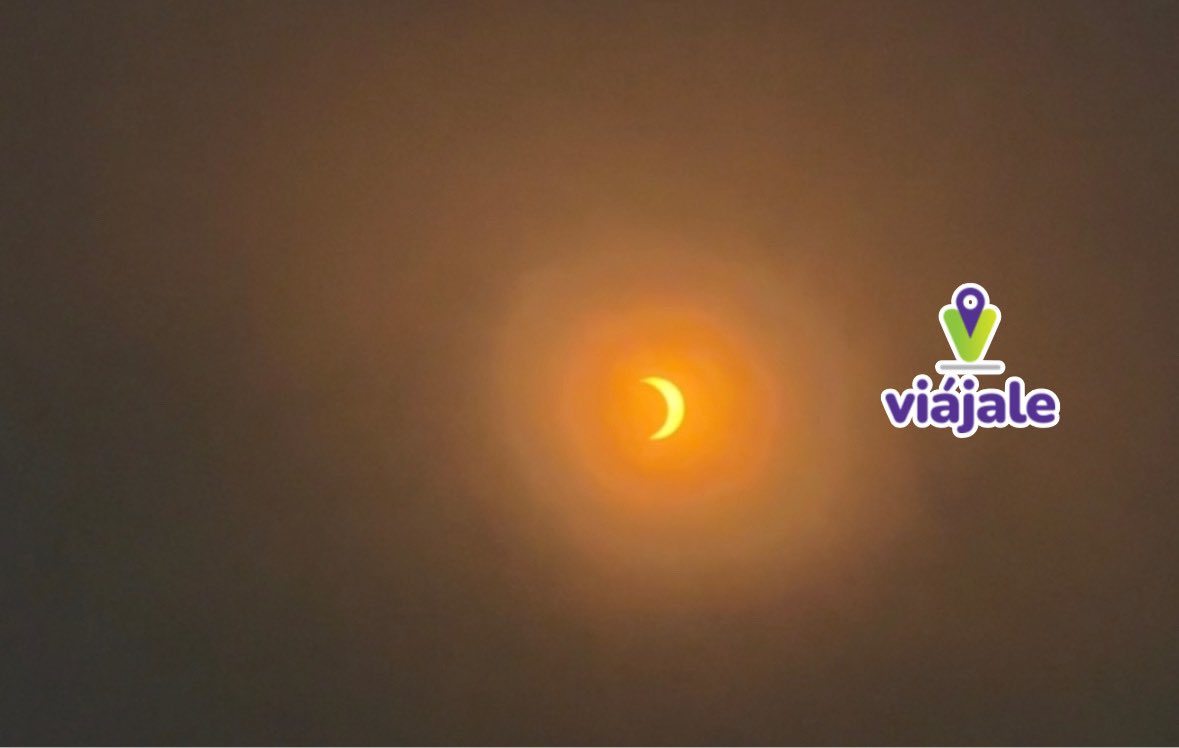 AlertaQro's tweet photo. Este #eclipseanulardesol se pudo apreciar así desde #Querétaro.
Volverá ocurrir un eclipse así, hasta en 30 años.
Pero, en abril del 2024 podremos disfrutar de un eclipse total de sol ☀️. https://t.co/o4Gj6KVkGZ