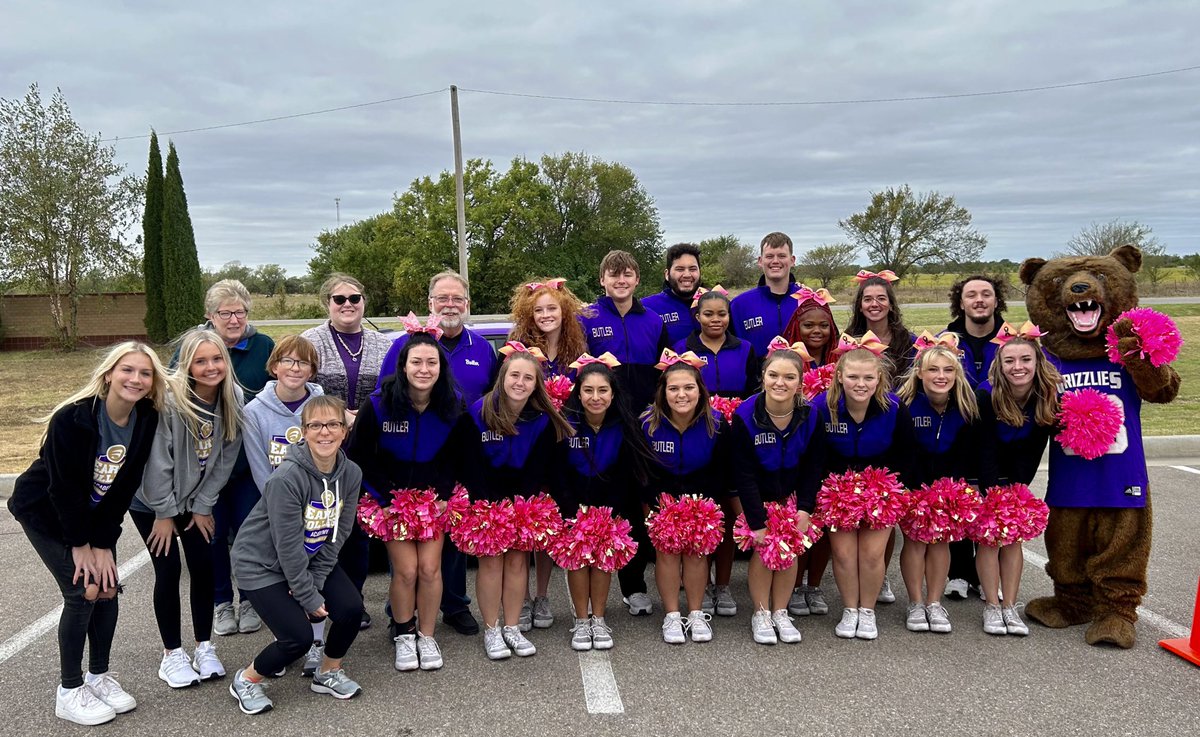 ButlerAcademies's tweet photo. We had a blast representing the Early College Academy and @ButlerGrizzlies in the Rose Hill Fall Festival parade!

#RoseHillFallFest https://t.co/NkvHZrg68n