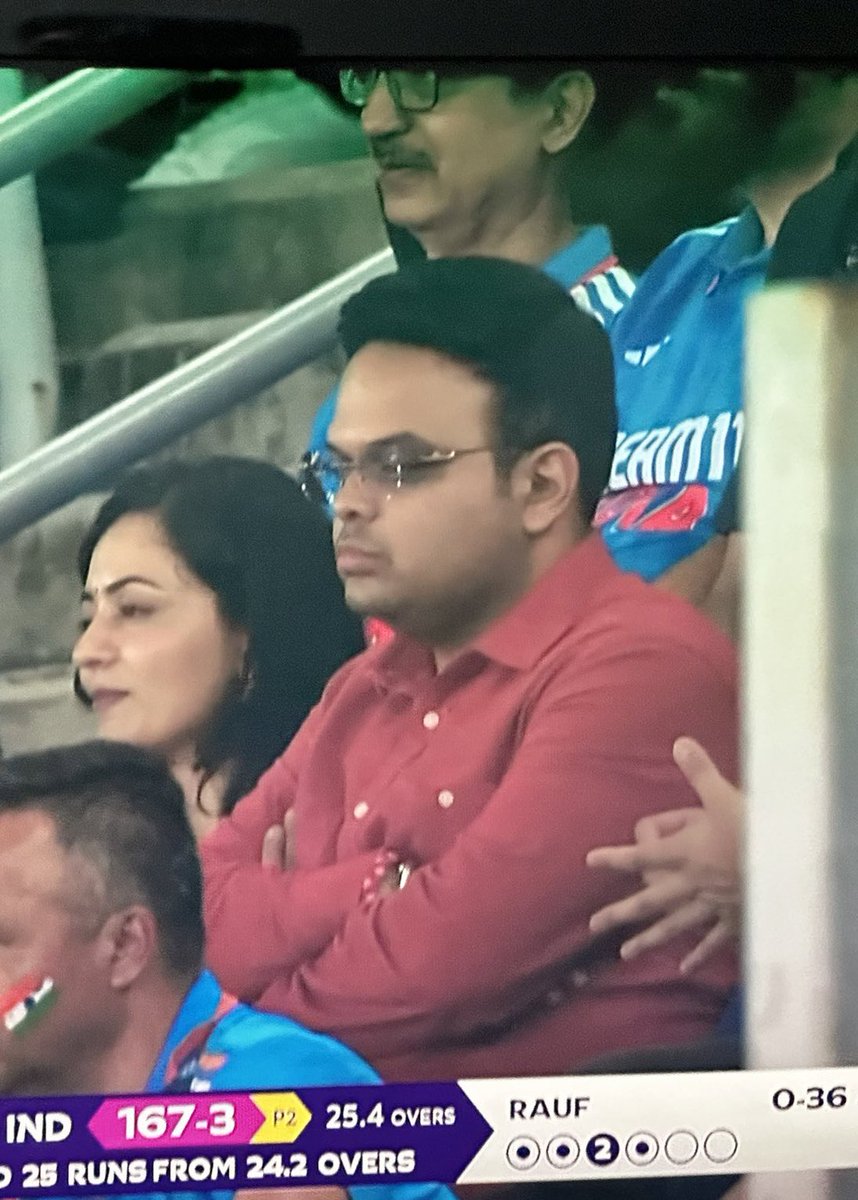 Madan_Chikna's tweet photo. Me with friends around Vs. Me with Dad around https://t.co/KJ6zqjRDo8