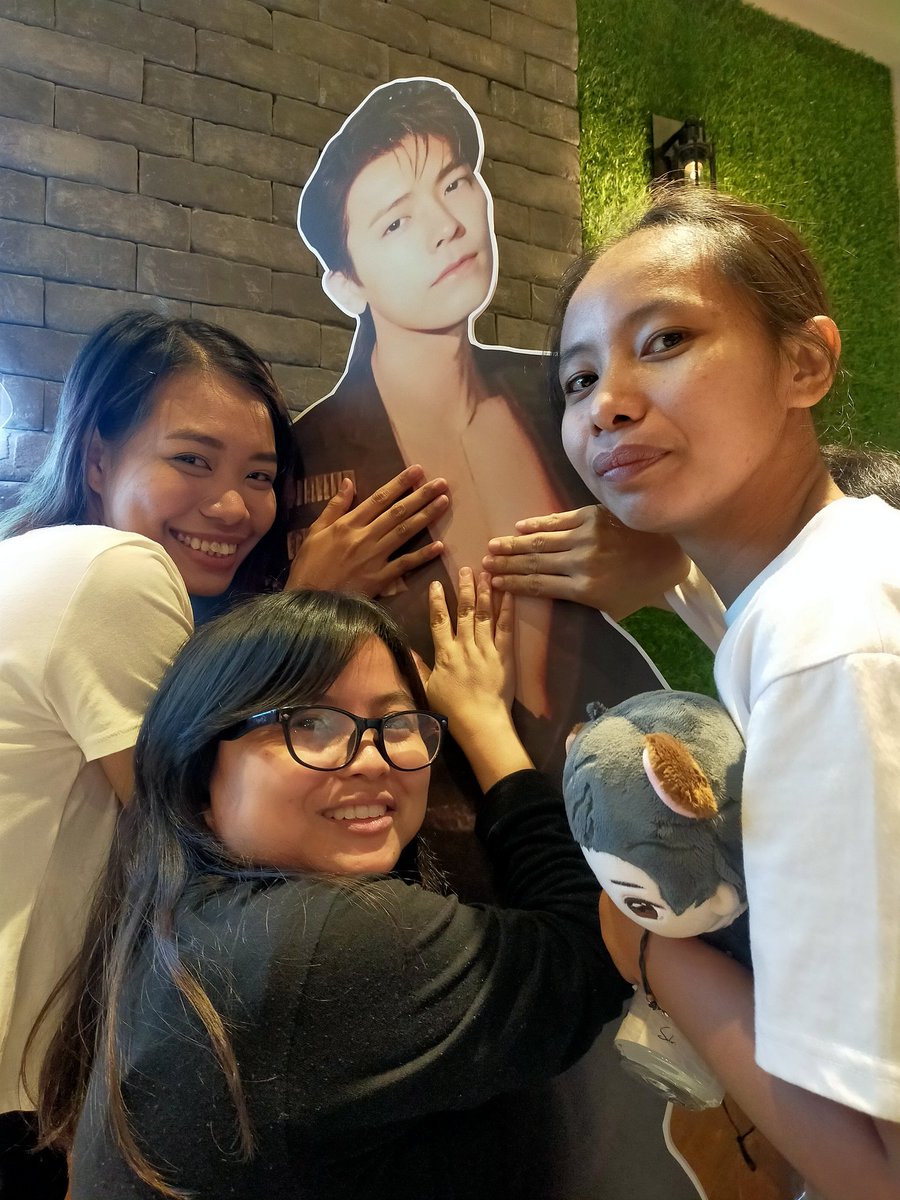 al_arim0402's tweet photo. Thank you po sa PaCSE ni @phELFish_ and @sjloversph ..Nag-enjoy po kami nila @bcfhbjmpwbm at @SS9inManila1315  lalo na sa padibdib ni hae.Sorry hindi ko na po na-mention yung ibang nagbigay ng freebies

#ColorMeDonghae
#HappyDonghaeDay https://t.co/FzhAGdWReh