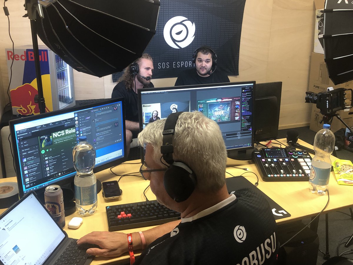 ScytheofSeraph's tweet photo. We‘re live with TOP 8 of #OrcusV2! 🤩
@switzerlanCH VALORANT tournament 🔥
📺 https://t.co/sae9Mp2fiw https://t.co/iq5MngfG5w