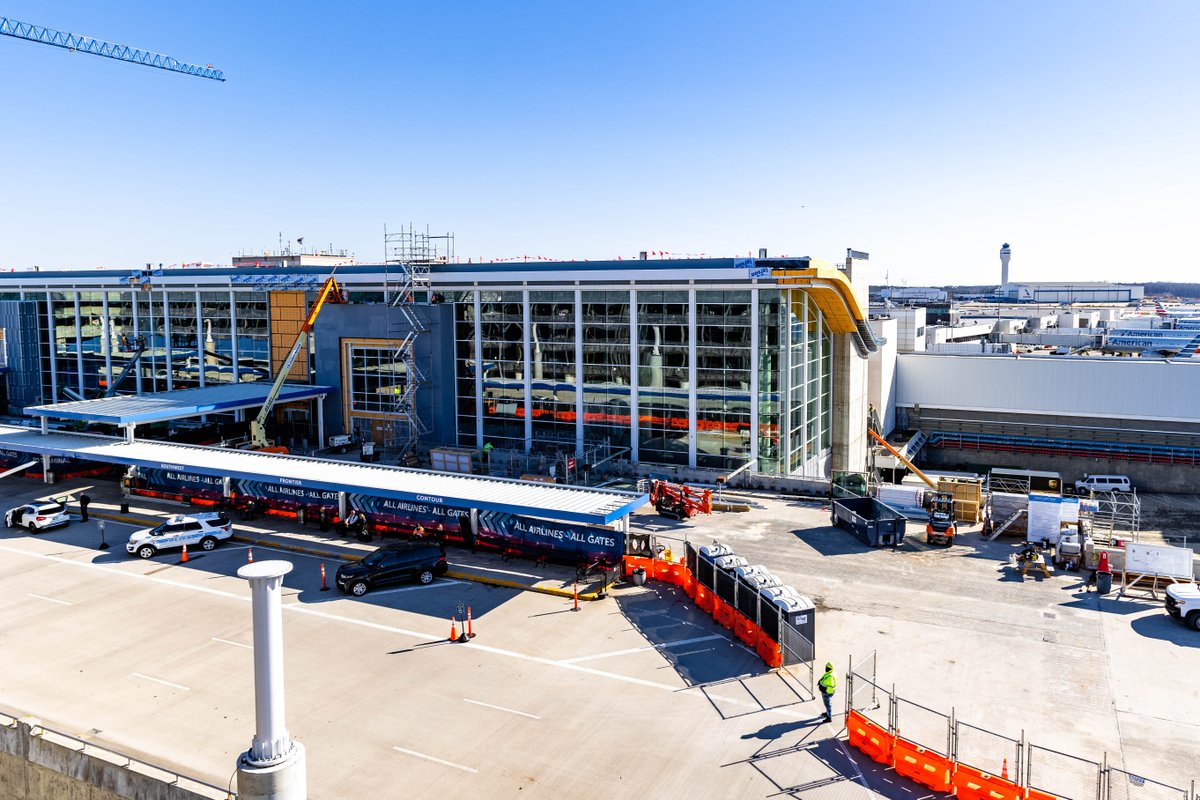 CLTAirport's tweet photo. 2022 → 2023 → 2024

A part of #DestinationCLT, this 146,000-square-foot canopy is comprised of 63 prefabricated steel truss pieces and 195 purlins that will support a glass canopy expected to be completed in 2024. It will shelter eight traffic lanes in front of the terminal. https://t.co/HAfrZr7Osa