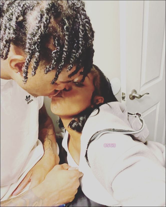 writewnonnie's tweet image. no panties prank on Zameir #threadsforthreads #Storyx18plus #freakythreads