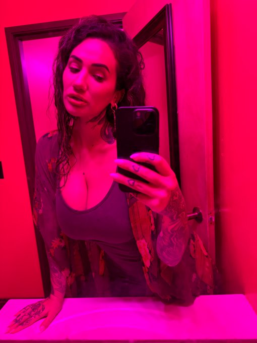 2 pic. Before I was terribly behaved https://t.co/BCen1tR8UQ