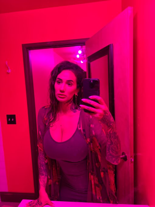 1 pic. Before I was terribly behaved https://t.co/BCen1tR8UQ