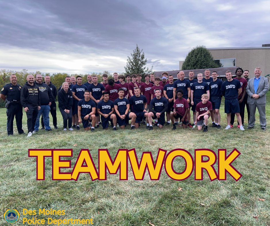 DMPolice's tweet photo. .@DMschools Lincoln HS basketball team joined the 83rd Recruit Class for a special PT session where recruits and players were partnered in a workout that emphasized teamwork and effort.

Building teams and character, one #burpee at a time!

#teamwork #CommunityPolicing #community https://t.co/HF3uhMx0Ar
