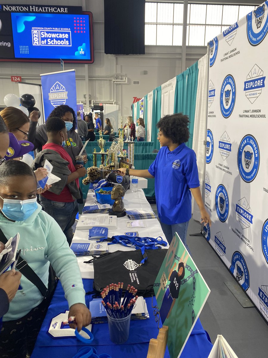 Explore_Johnson's tweet photo. Johnson Student Explore Ambassadors are proud of their school! @ExploreJCPS @Dr_RKBranch https://t.co/f9SHUjUg0m