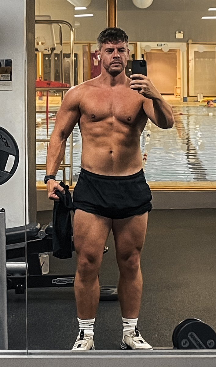 Strong session to finish off the week yesterday. 

#gym #gymmotivation #fit #fitness #FitnessMotivation #fitover40