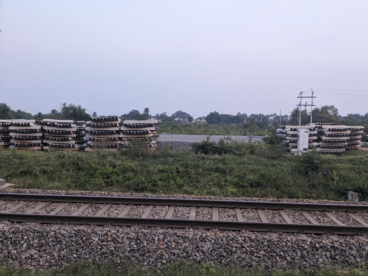 bengalurutrains's tweet photo. Doubling work in progress b/w #Anekal & #Hosur
#DoublingProject https://t.co/y51oZTIbRU