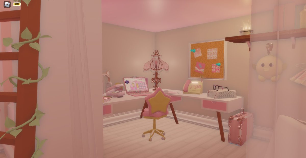 RoyaleBowy's tweet photo. #DDDcontest #Royalethai #royalehigh My Rh dorm🩷✨️ https://t.co/4RZvXUPoIp