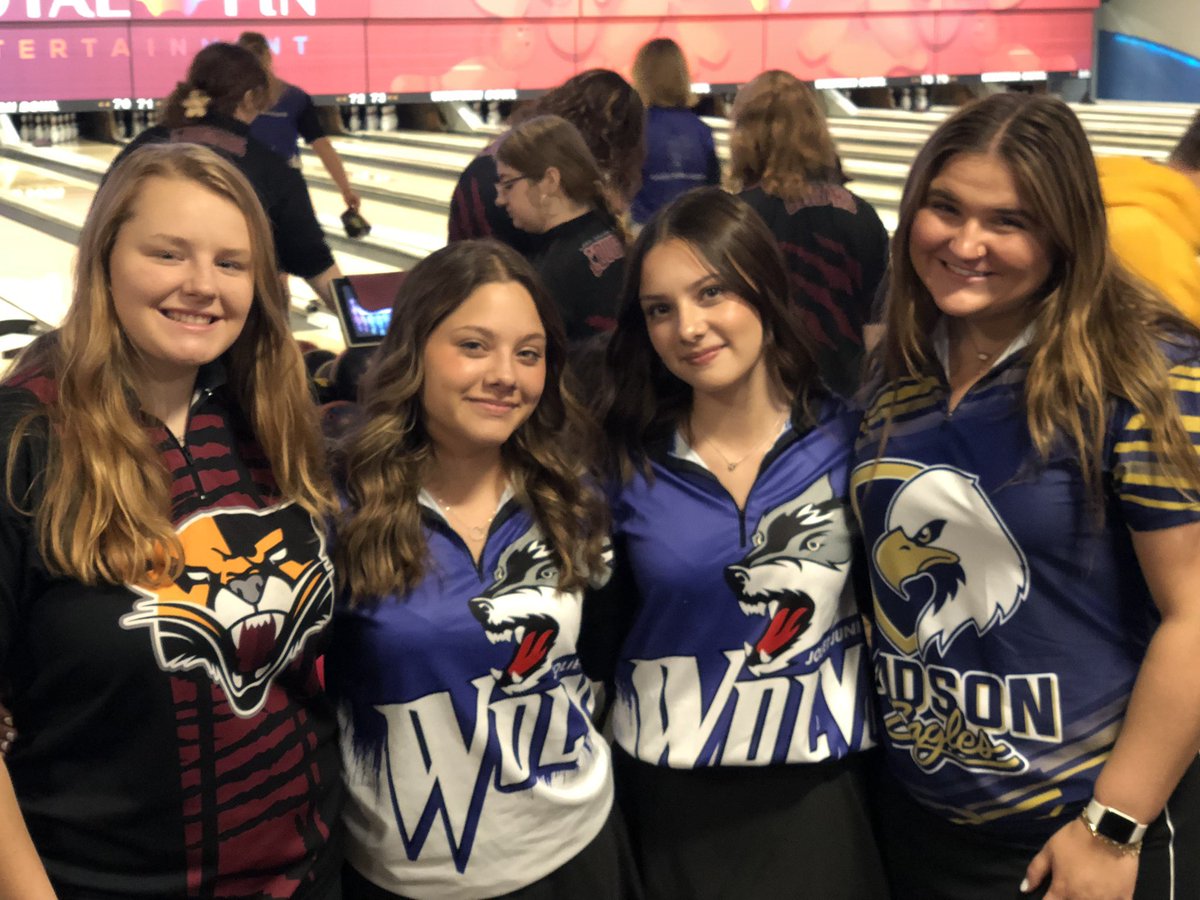 Some former Steelmen bowlers competing against each other at the next level this weekend in Indianapolis! 😀 So proud of these girls and their continued growth in bowling. #proudcoach #steelmenpride