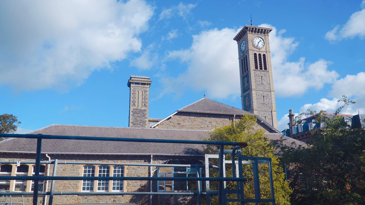 UWEBristol's tweet photo. 😍It's heartwarming to welcome so many new faces to Glenside Campus #UWEOpenDay, engaged in passionate discussions about our #healthcare courses. https://t.co/iUMnVftYHy