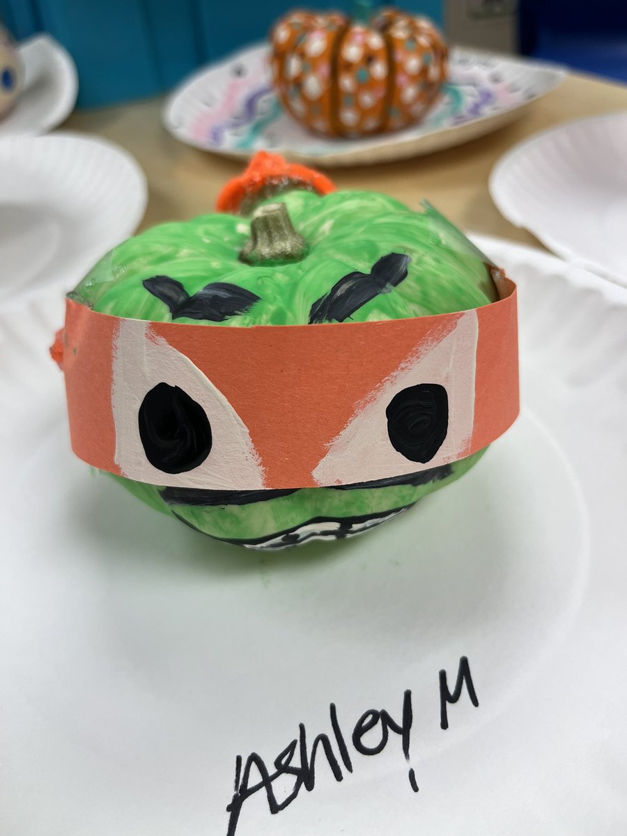 Sara Consdorf tweet media