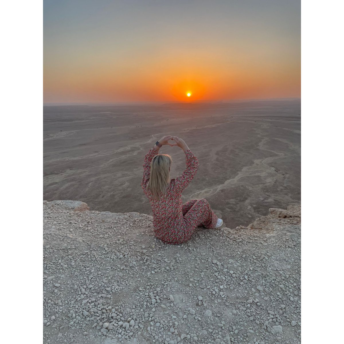 samcubitt's tweet photo. Edge of the world tour 😍🌅 #Riyadh https://t.co/MFDED8nFjD