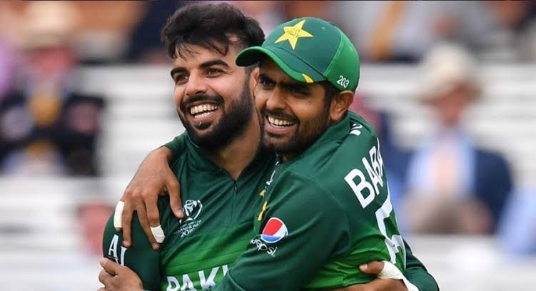 Na7ncy_'s tweet photo. #INDvsPAK  
Babar to shadab: chal bhai is baar ka blame jalebi fafda par dal de 
Huihuihuihiii https://t.co/vk7wNmhhWA