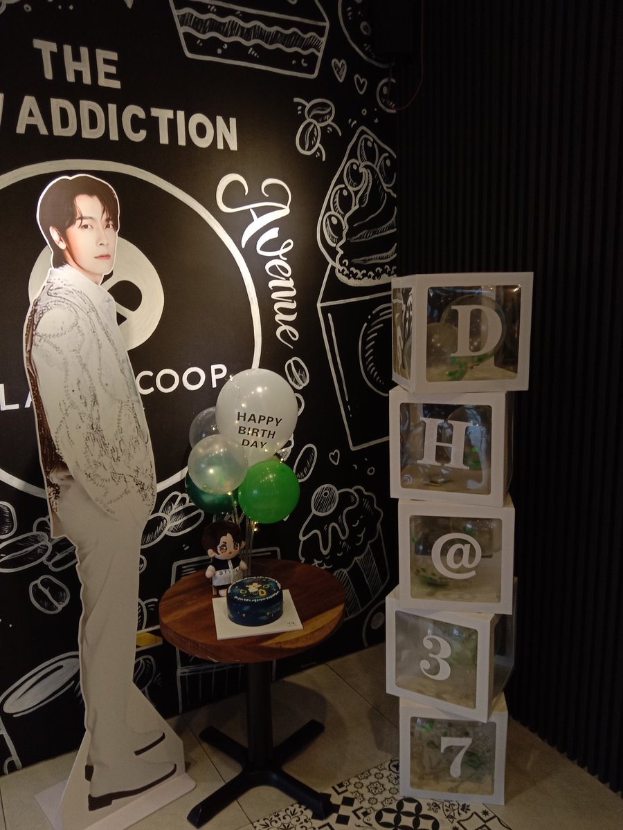donghaewifeu21's tweet photo. My first ever CSE UB Isda💙💙💙 KamsaHAEEEEE  @sjloversph @phELFish_  and to ate @annjoe_muaw na nagpush through so we attended here together hakhak and for the freebies po kamsaHAEEEEEE💙💙💙
#ColorMeDonghae
#HappyDonghaeDay https://t.co/EB92NvHtps