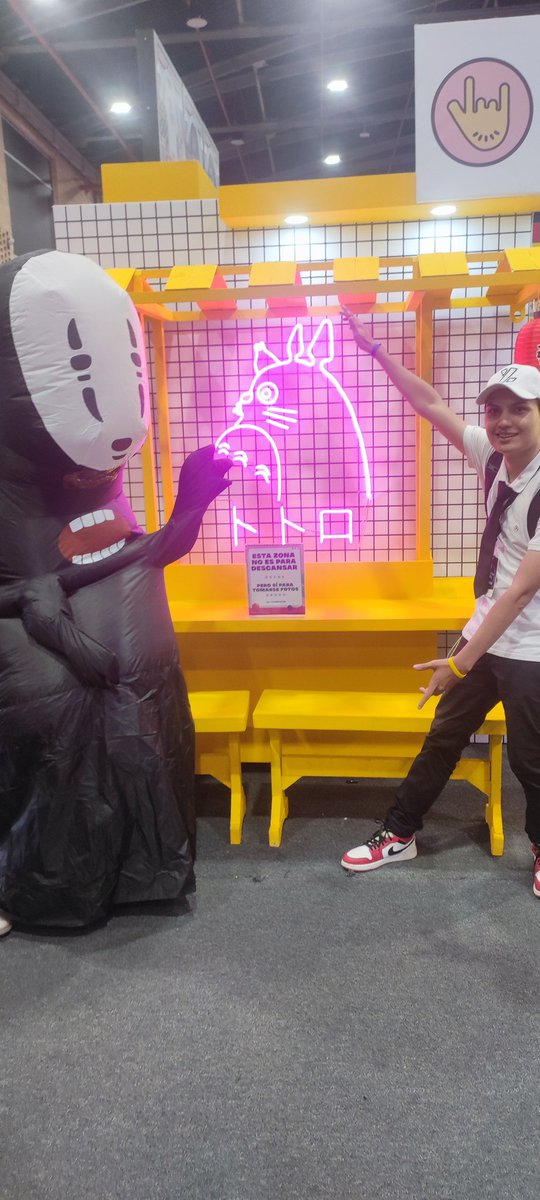 themastereal's tweet photo. Segundo día del sofá y ya me quedé sin espacio en el celular #SOFA2023 #hastagxfest #multiversosofa #Bogotá #corferias https://t.co/p5adinvF95
