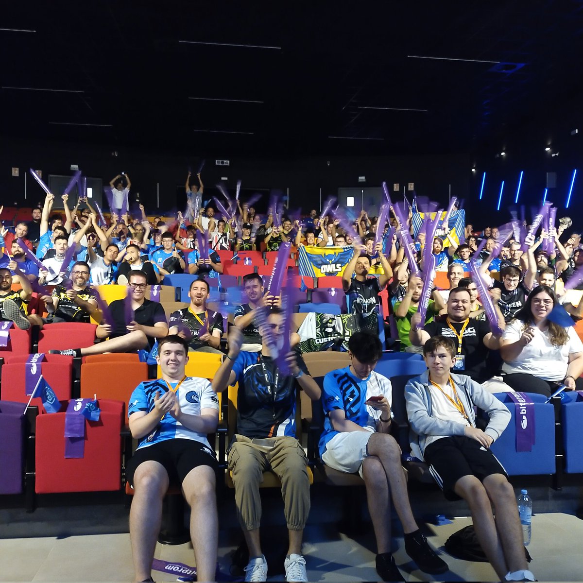 Ya estamos en directo
Twitch.tv/Alejandro_Garn…