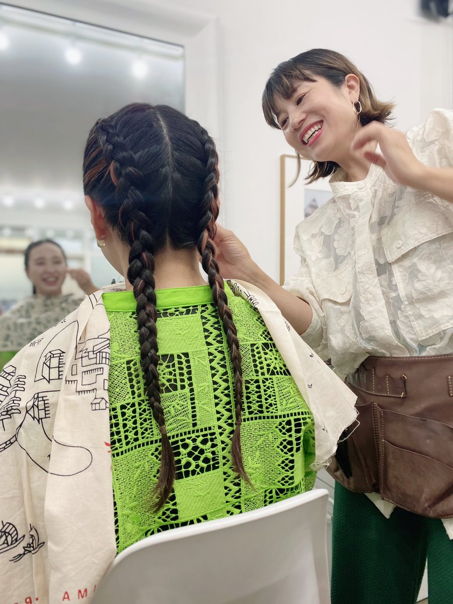 Mebius0312's tweet photo. Norieちゃん
珍しくあみあみヘアに🪞

丁寧にこさえてもらいました♡

アルバムリリースに向けて
ただいま準備中📷✒️

#ジャケ写撮影
#11月23日先行リリース
#Mebiusチャペルワンマンライブ
#Christmasの贈りもの
#チケット申し込み受付中 https://t.co/Sff8BSCDAx