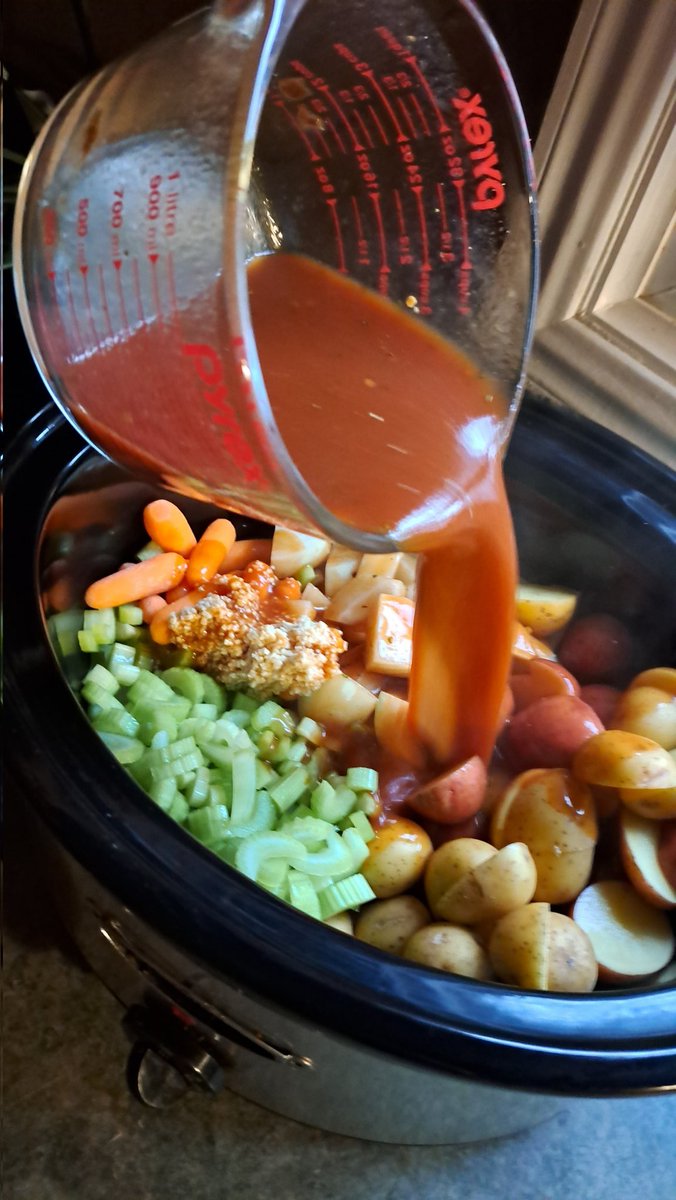 InkedDeviant's tweet photo. My Hearty Slow Cooker Beef Stew Today...Beef Will Be Browned In Herbed Flour Separately Before Adding...πππΌ
#fallsoupseason #slowcookermeals #letsgetit #wifeymaterial https://t.co/QCgsvTK5IG