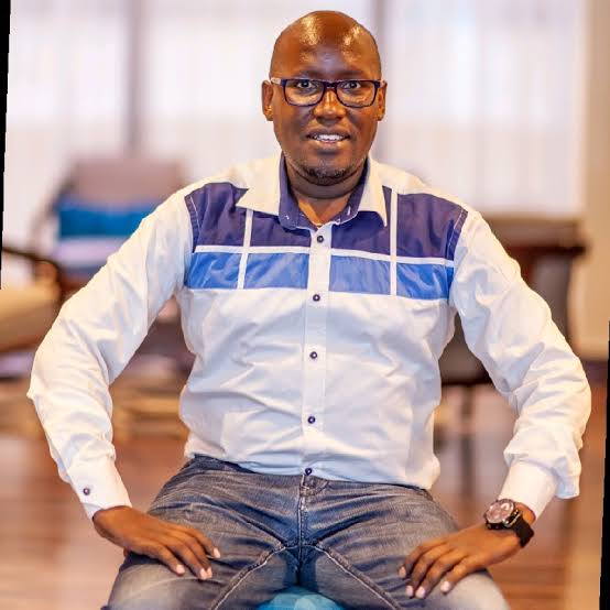 Kenyan Entrepreneur, James Muritu turns plastic waste into car fuel. He heats plastic at very high temperatures in the absence of oxygen which concerts it into hydrocarbon liquid or oil.