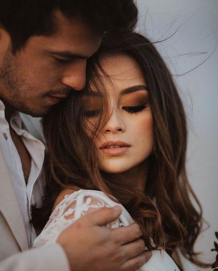 0mysky's tweet photo. When a woman adores a man, her devotion knows no bounds. She'd orchestrate a symphony of affection, enlisting the chorus of her dearest friends to serenade her precious angel with the sweetest of words. https://t.co/Qq7X1YGLDG