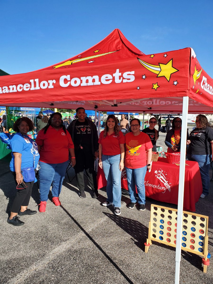 chancellorpk's tweet photo. Parents-👀! Come on out to Crump Stadium TODAY from 10-1 for #AliefProudDay 
There are games, music, and a petting zoo! It's a beautiful day and @ChancellorComet  is waiting for YOU! 💫❤️💫 @AliefWellness https://t.co/2mEDRzI0QM