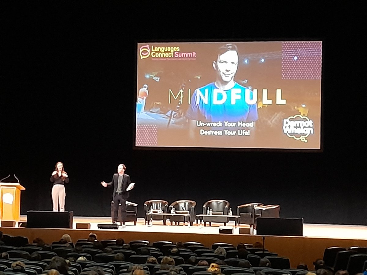 Nicole57CD's tweet photo. Amazing @TheDermotWhelan #LanguagesConnect 
@langsconnect_ie 
@languages_ie https://t.co/R9pM31sAke