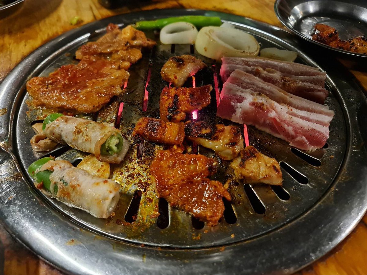 mapang1579's tweet photo. Gangnam BBQ https://t.co/h2prlqe3ZS