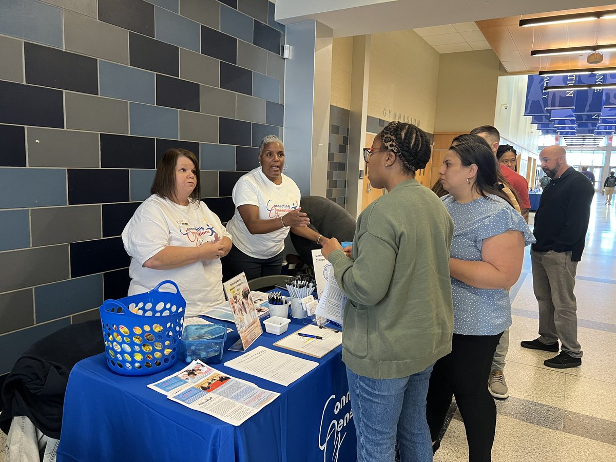 AnnHC_Champ4All's tweet photo. In-person professional learning has its perks ~ connection, live community partner vendors & selfies 🤳! Thank you to @CSDDoverHigh for opening your doors for the @DEDeptofEd Equity Summit & State Behavioral Health Conf.! #Equity #DEWholeChild #ProjectTHRIVE https://t.co/JwWu2LmJor