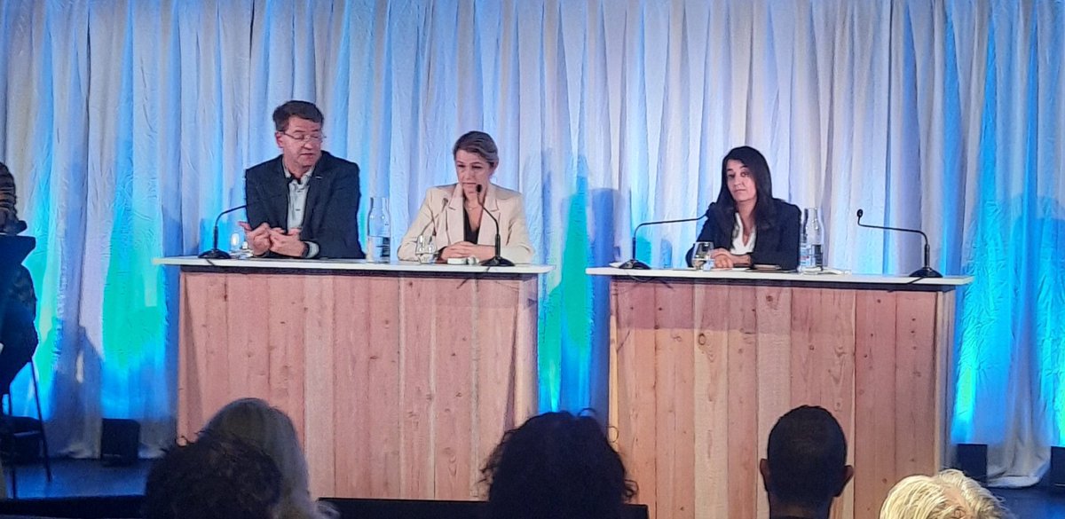 patrickplambert's tweet photo. Débat à la Halle aux sucres #dunkerque sur la mobilité @P_Vergriete @barbarapompili @KarimaDelli https://t.co/hyAa8oBAcd
