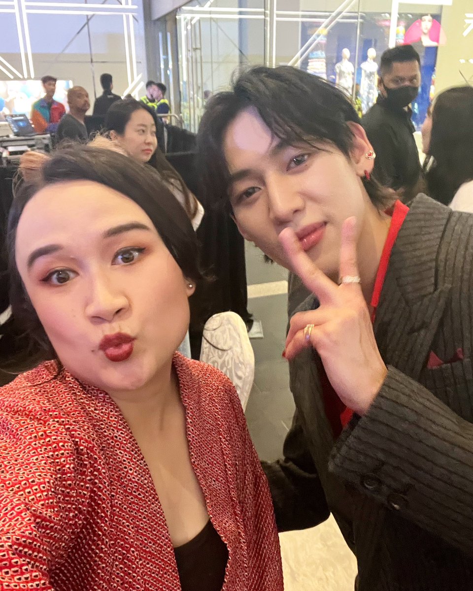 hanybunch's tweet photo. “Thank you so much for being the emcee. I like your style of hosting! “ - BamBam (Backstage, Area 52 Press Con.) 🥹
Thank you BamBam for your kind words, for being so warm and easy to work with. All the best for your concert tomorrow! 💥
#bambaminKL #bambamarea52inkl #area52inkl https://t.co/dX6sBxmaS7