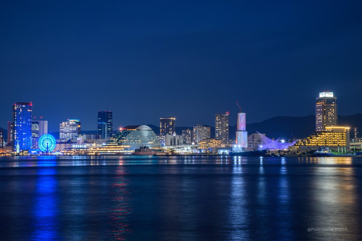 yuu_u001's tweet photo. 海側から神戸の夜景🌃🌉 https://t.co/2R1AmdiNdu