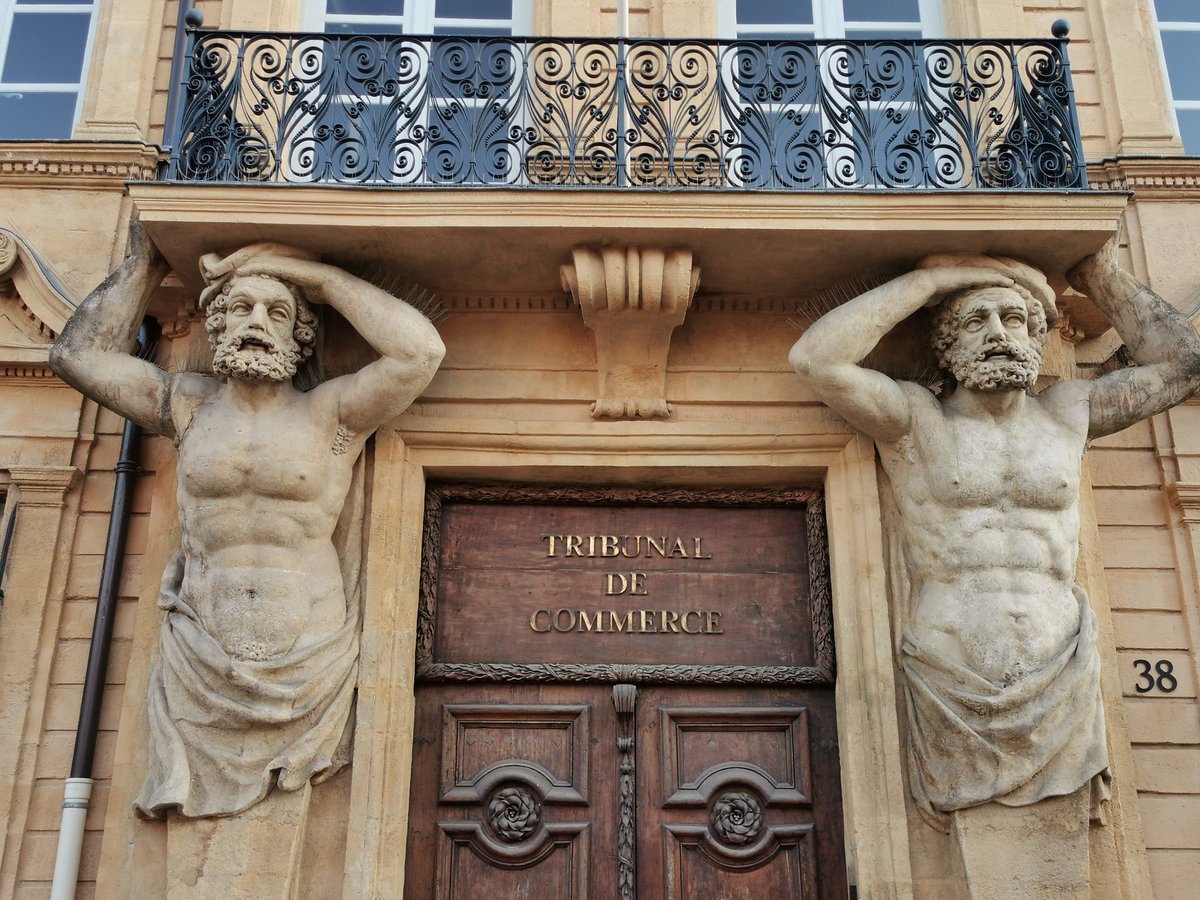 Little_Daf's tweet photo. Les façades des hôtels particuliers d'@aixmaville 😍🌞 #Atlandes https://t.co/t09a9cI09u