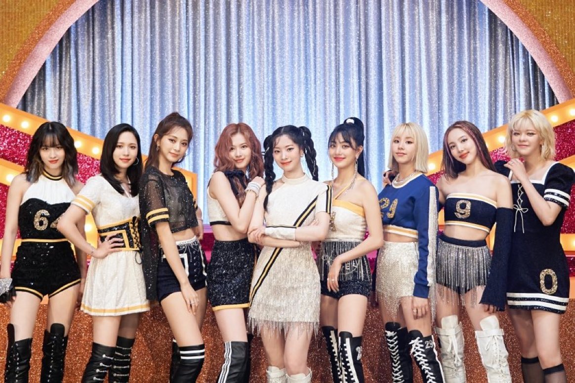 ONCE_GLOBAL's tweet image. 📣  @JYPETWICE 1st Full English Single "The Feels" is now their 10th Group M/V to hit 400 Million Views 

#TheFeels400M
#TWICE #TheFeels