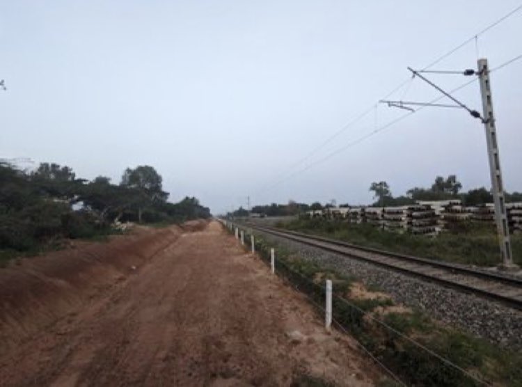 hosurupdates's tweet photo. Doubling work in progress b/w #Anekal & #Hosur
#DoublingProject https://t.co/mRstDhGL7o