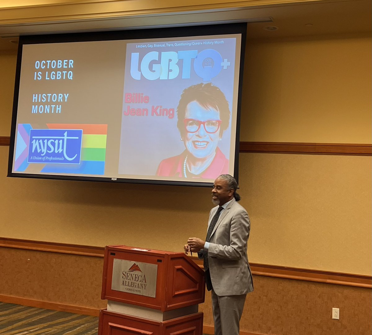 Dora Leland 😷🍎 tweet media